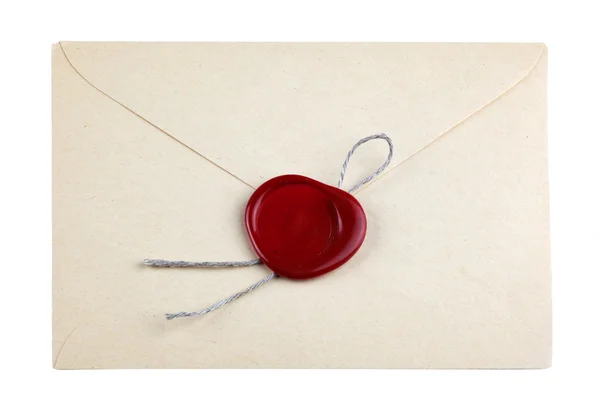 赤いワックスと古いメールの封筒のシール切手 — ストック写真