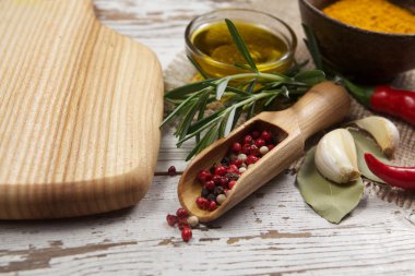 Baharat ile kesme tahtası