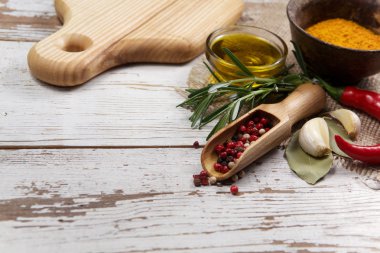 Baharat ile kesme tahtası