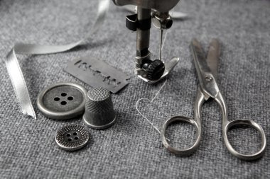 dikiş makinesi araçları ile