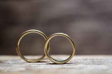 ahşap nikah yüzükleri