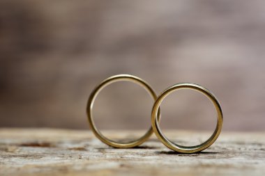 ahşap nikah yüzükleri