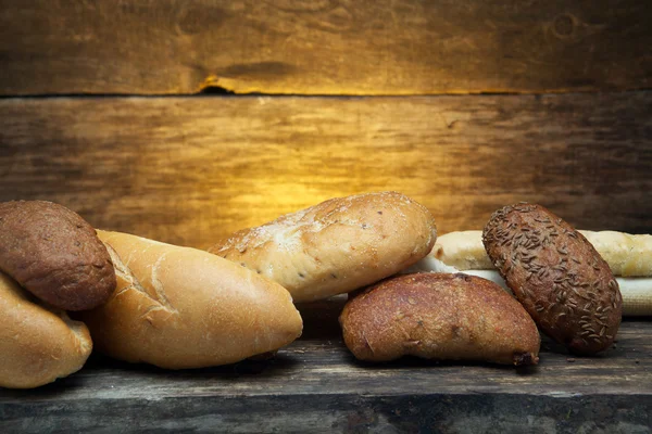 Pane fresco sul legno — Foto Stock