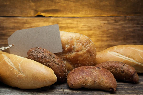 Friss kenyér és búza a fán — Stock Fotó
