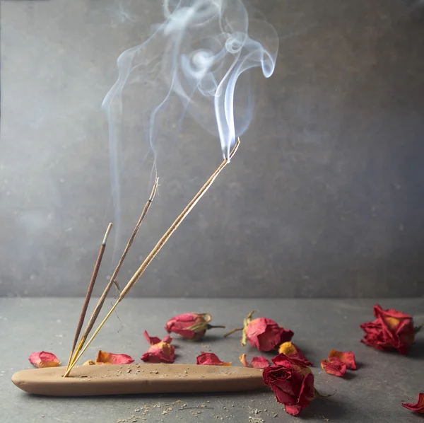 Bastoncino di incenso. Aromaterapia — Foto Stock