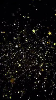 Şeffaf arka planda altın konfetisinin patlaması. ProRes4444.