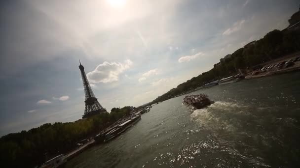 River Seine and boats — Stock Video