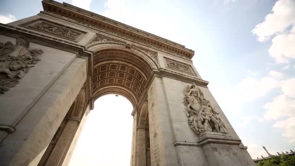 Триумфальная арка в Париже — стоковое видео