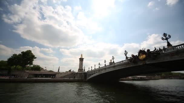 Brücke pont alexandre — Stockvideo