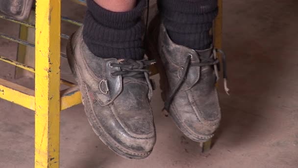 Niños en una escuela en Cusco — Vídeos de Stock