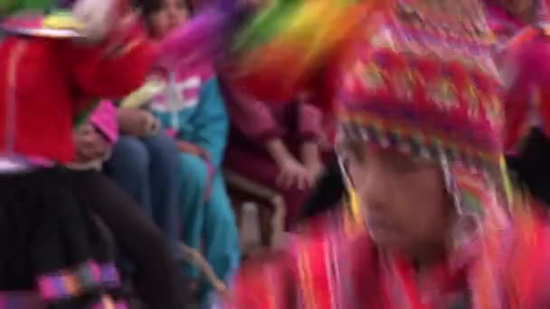 Dançarinos no desfile tradicional Vídeo De Stock Royalty-Free