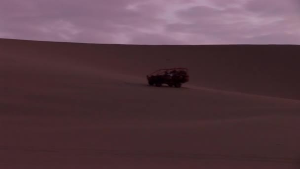 Buggy trip in the sand desert — Stock Video