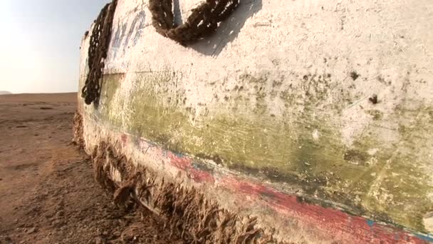 Old fishing boat at Paracas National Park — Stock Video