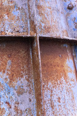 Eski metal paslı tetrapad kırılma suyu detaylarını kapat.