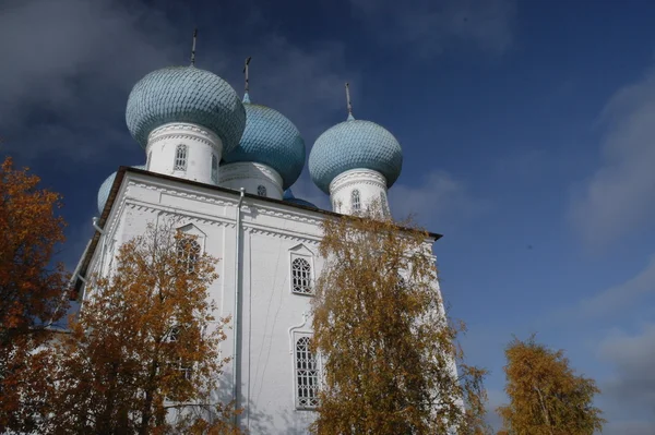 Die Präsentation der Herrnkirche des Dorfes des Nordens, archangelsk. — Stockfoto