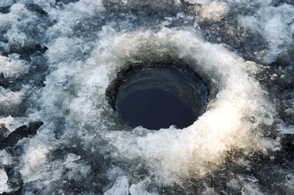 Trou pour la pêche sur la rivière — Photo