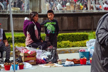 Makalelerin ve temel ihtiyaçların geleneksel 