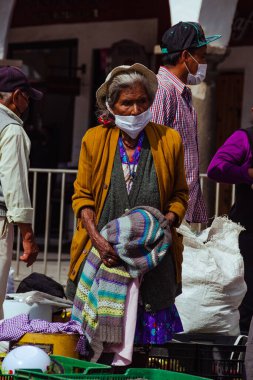 Makalelerin ve temel ihtiyaçların geleneksel 