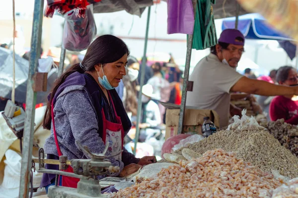 Realiza Tradicional Trueque Artículos Artículos Primera Necesidad Tradición Milenaria Que — Foto de Stock