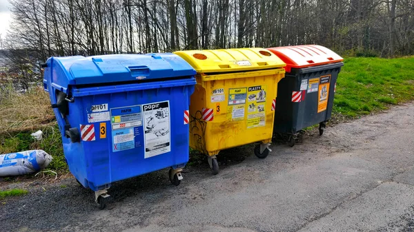Poubelles Pour Déchets Recyclables Prague République Tchèque Des Bacs Pour — Photo