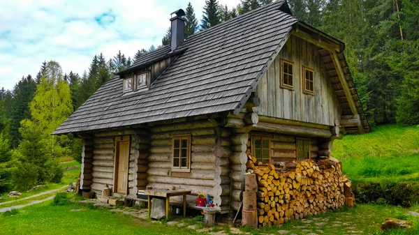 Bellissimo Cottage Montagna Legno Sulle Colline Moraviche Beskydy Area Intorno — Foto Stock