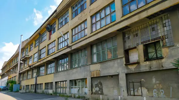 Prag Tschechische Republik Juni 2021 Das Alte Verlassene Fabrikgebäude Eines — Stockfoto