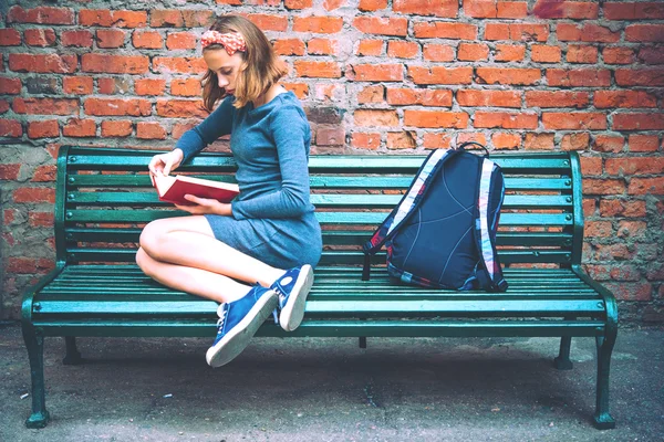 Retrato de una adolescente — Foto de Stock