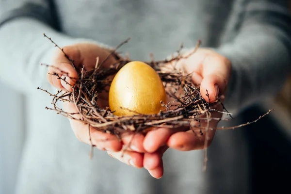 Oeufs de Pâques peints modernes — Photo