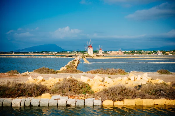 Salt mills i Marsala — Stockfoto