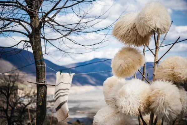 Souvenirer försäljning i Ananuri — Stockfoto