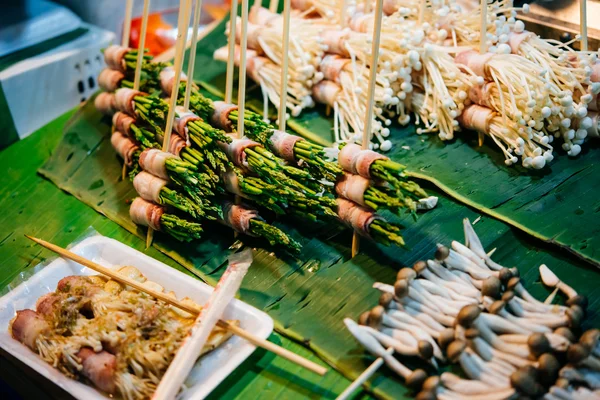 Αγορά τροφίμων στην Μπανγκόκ, Ταϊλάνδη — Φωτογραφία Αρχείου