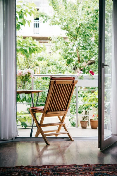 Schöne Terrasse oder Balkon — Stockfoto