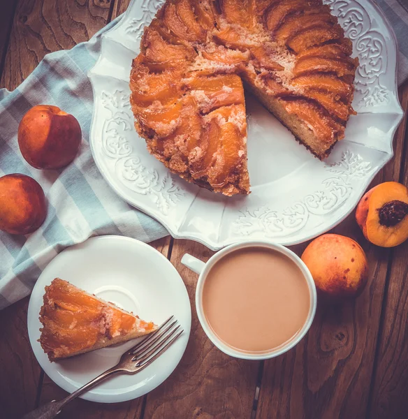 Bolo de nectarina — Fotografia de Stock