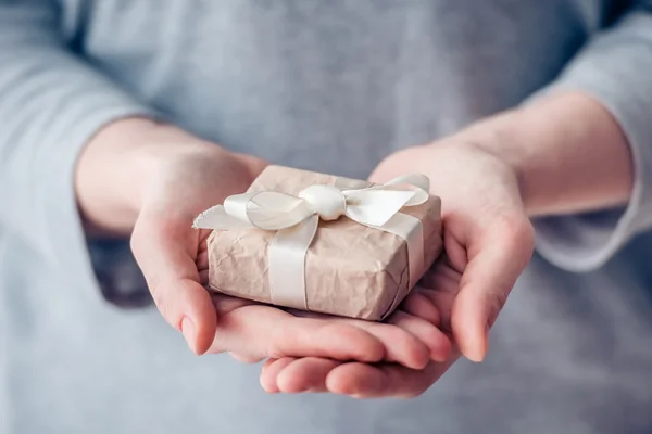 Gift box — Stock Photo, Image