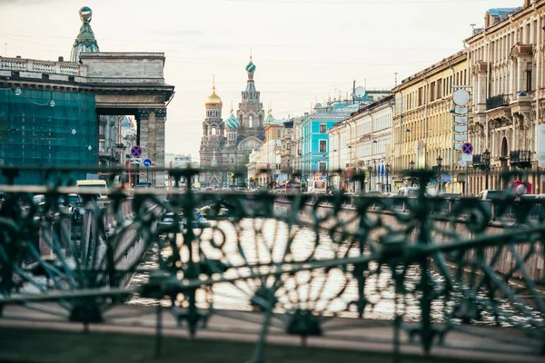 Puente bancario en San Petersburgo — Foto de Stock