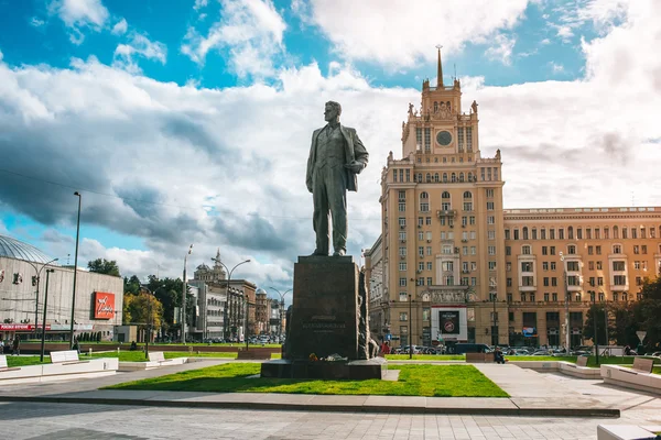 Blick auf mayakovsky Denkmal — Stockfoto