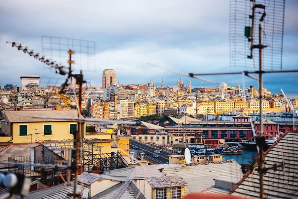 Dachblick auf die Stadt Genua — Stockfoto