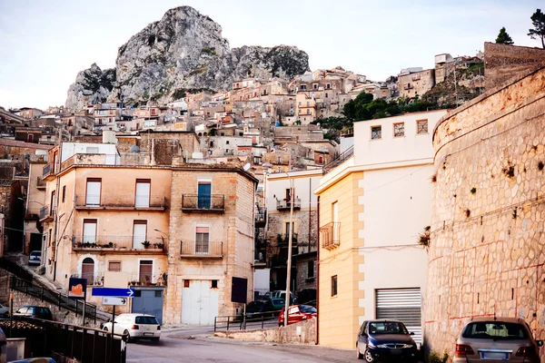 Caltabellotta pueblo en Sicilia —  Fotos de Stock