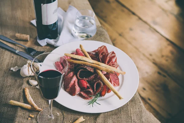 Vorspeisen oder Tapas-Teller — Stockfoto