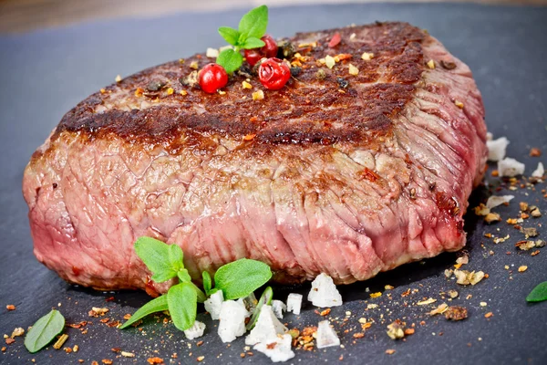 Filete a la parrilla de cerca —  Fotos de Stock