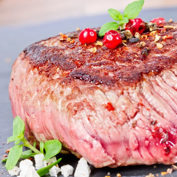 Medium grilled steak — Stock Photo, Image