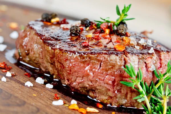 Grilled steak — Stock Photo, Image