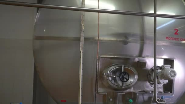 Raw milk tank in production — Stock Video