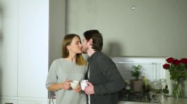 Mutfakta mutlu bir aile