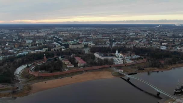 Veduta della Cattedrale di Santa Sofia. fotografia aerea. Il Cremlino di Veliky Novgorod, Russia — Video Stock