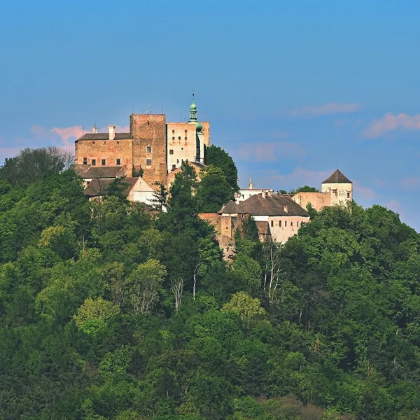 Bellissimo vecchio castello Buchlov. Moravia meridionale-Repubblica ceca-Europa . — Foto Stock