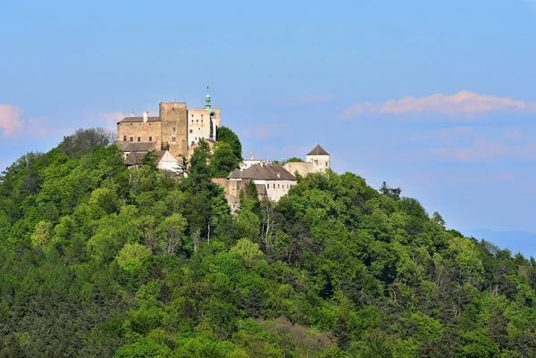 Mooie oude burcht Buchlov. Zuid-Moravië-Tsjechië-Europa. — Stockfoto