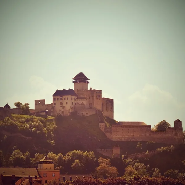 Castello di Trencin, Repubblica slovacca-europea. Bella vecchia architettura . — Foto Stock