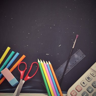 Okul için arka plan. Okul AIDS ile yazı tahtası.