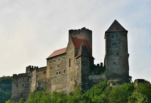 Herdegg. Belo castelo velho no belo campo da Áustria. Parque Nacional Thaya Valley, Baixa Áustria - Europa . — Fotografia de Stock